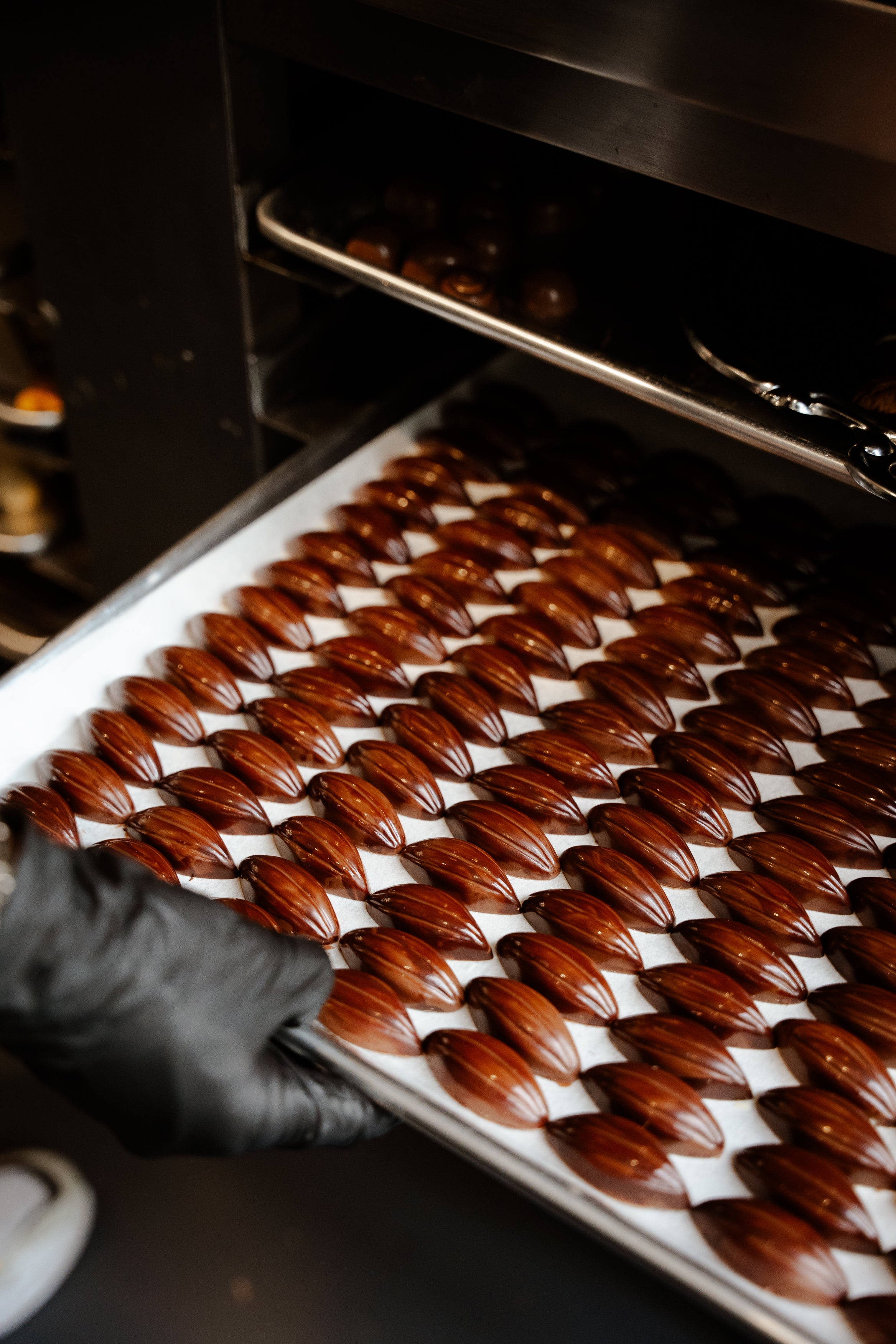 chocolates con forma de mazorca de cacao